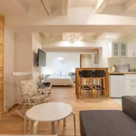 Spacious Near Apartament